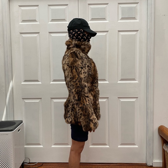 Jessica Wilde Faux Fur Leopard Coat - Brown & Black - Picture 11 of 11